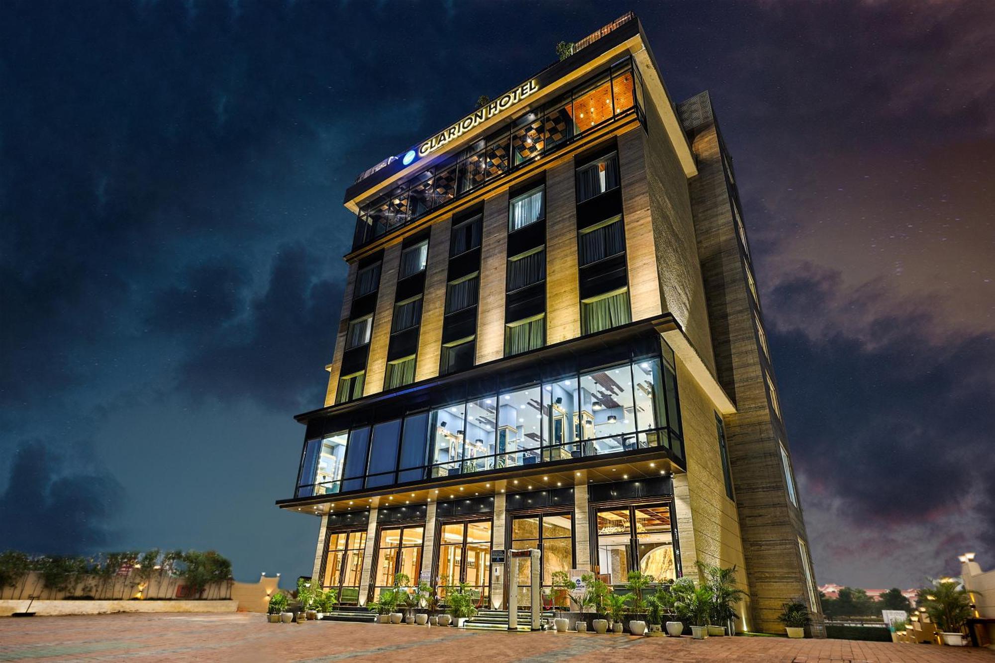 Clarion Hotel Dehradun Ngoại thất bức ảnh