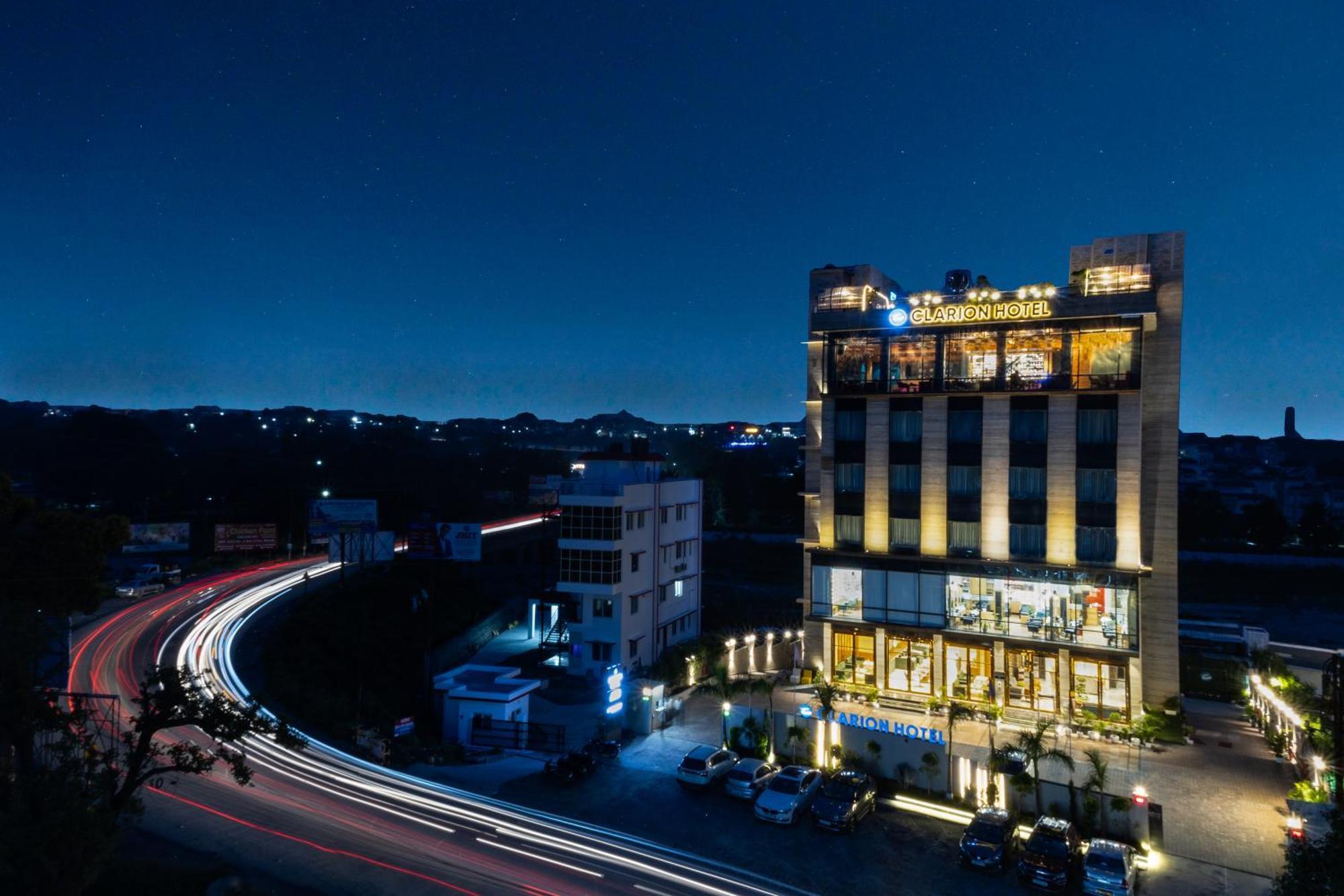 Clarion Hotel Dehradun Ngoại thất bức ảnh