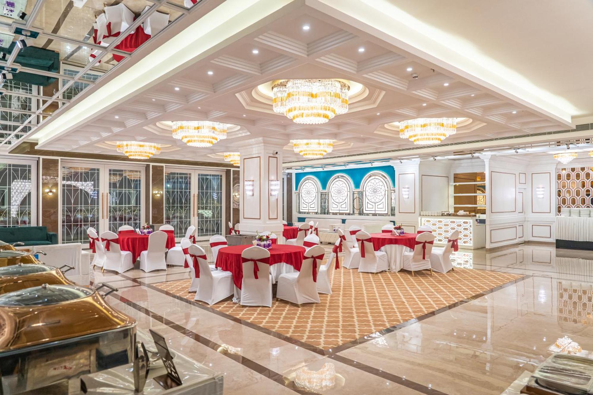 Clarion Hotel Dehradun Ngoại thất bức ảnh