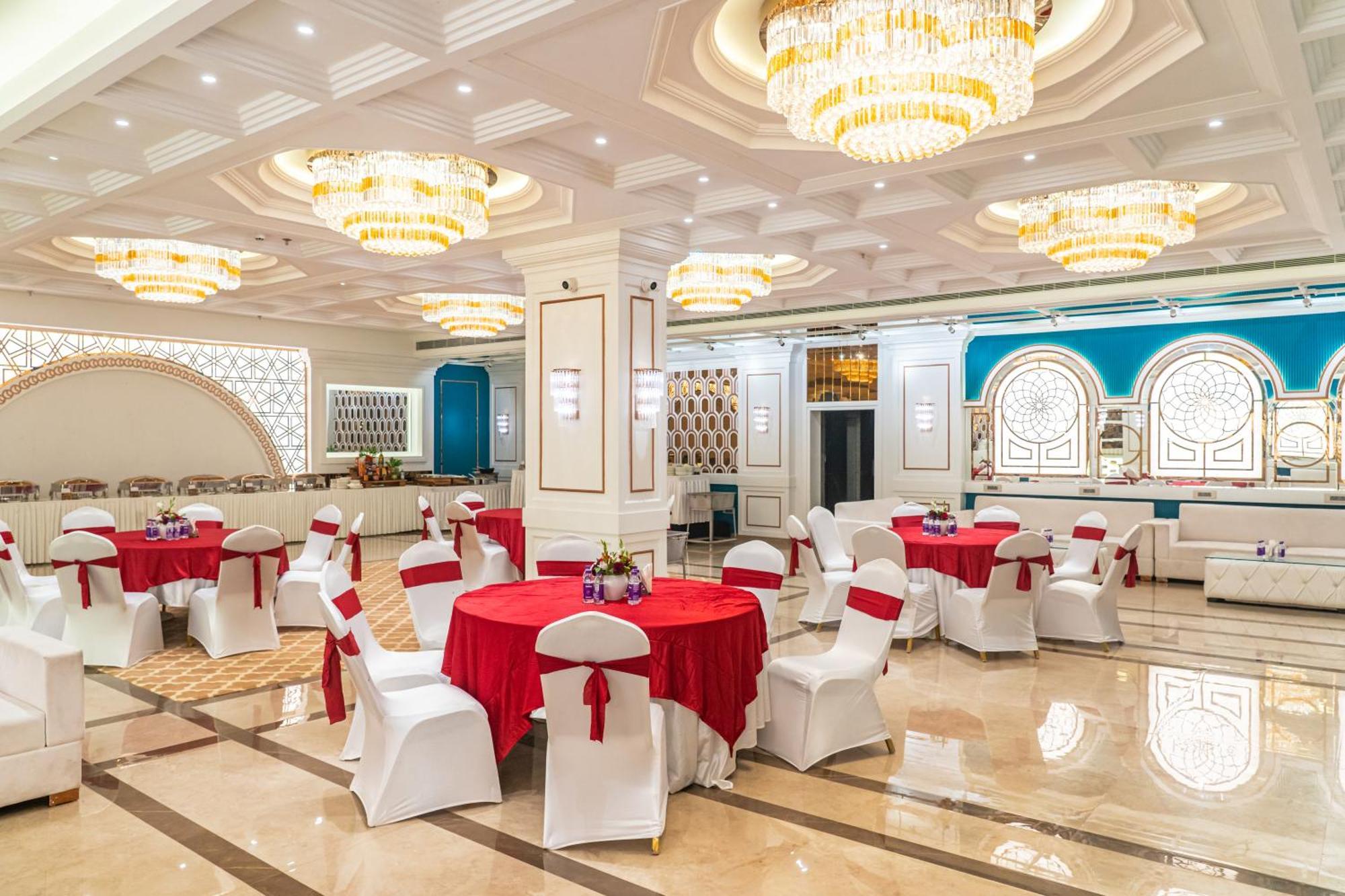 Clarion Hotel Dehradun Ngoại thất bức ảnh